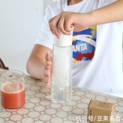 孩子|孩子自己也能制作的网红饮料，番茄气泡水