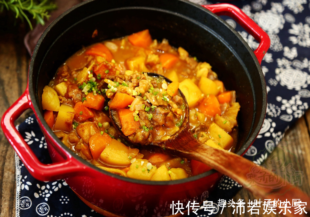 土豆炖牛肉|土豆炖牛肉,30年大厨支招只要加上此物,七大姑八大姨抢着吃