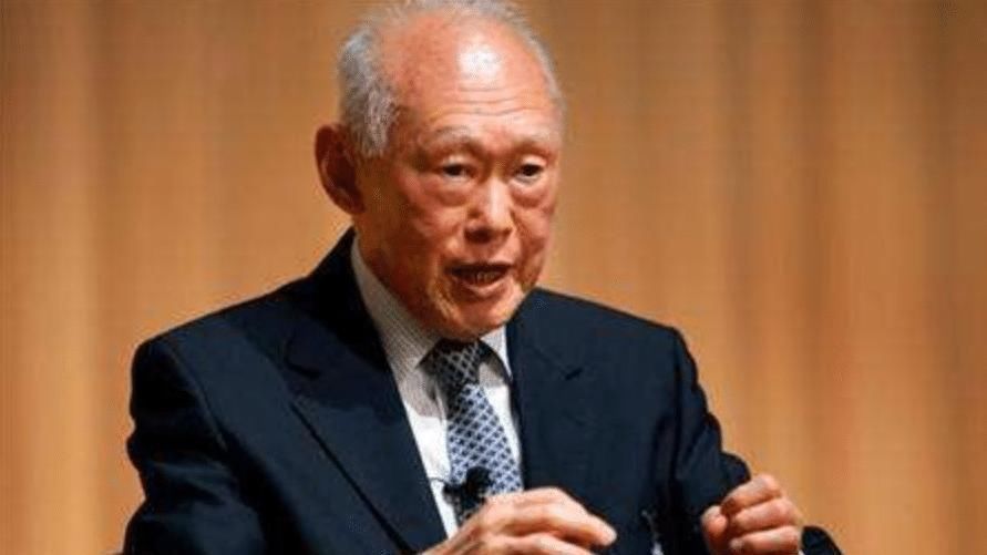 华侨中学#新加坡发行的20元新钞,反面印有8位先驱人物,为何有一位中国人