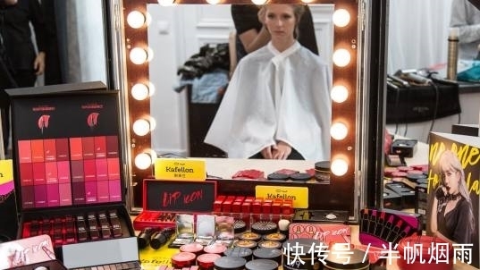 尼酱|能去巴黎时装周的彩妆能是凡品吗?凯芙兰直接杀进去了!