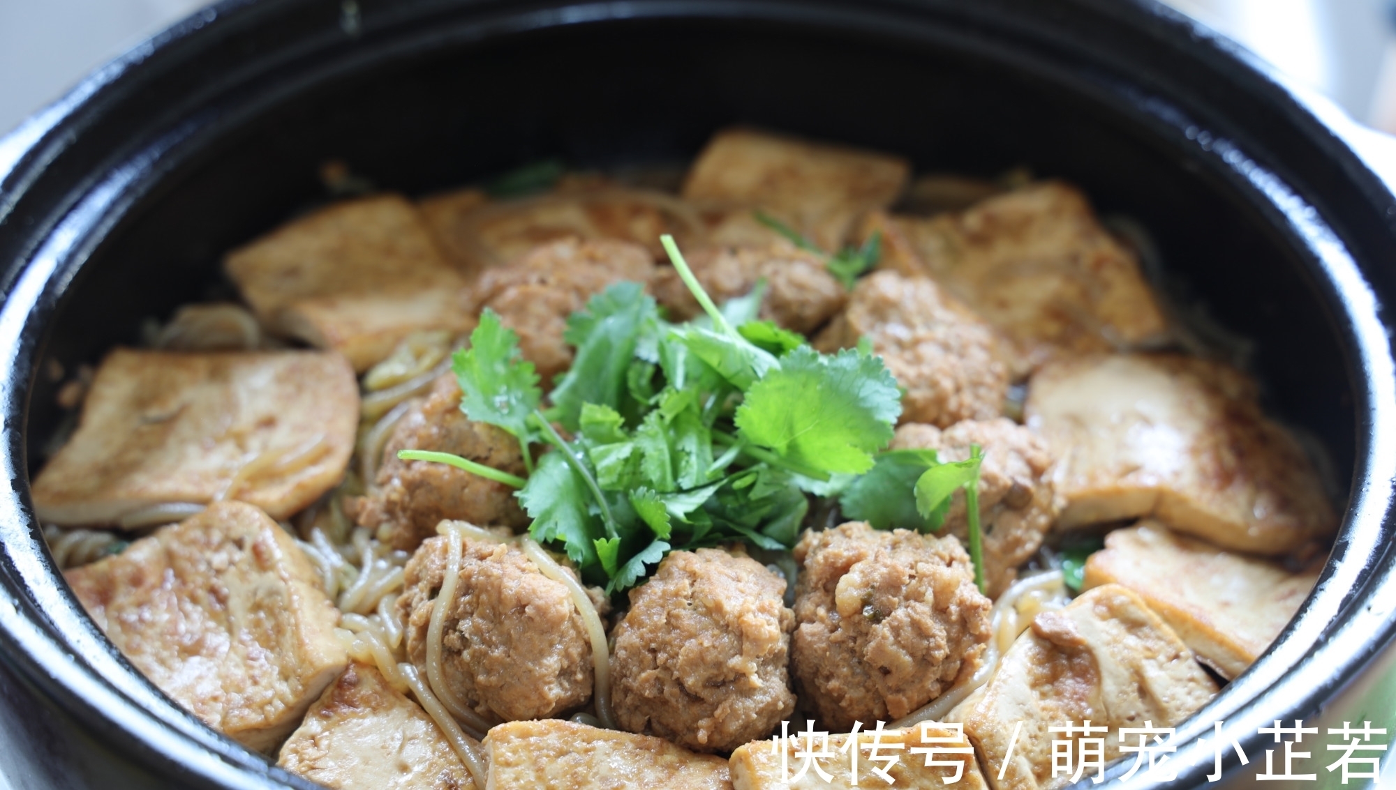 天冷了就爱这一锅炖菜，汤汁多好下饭，营养丰富，吃着全身暖和！