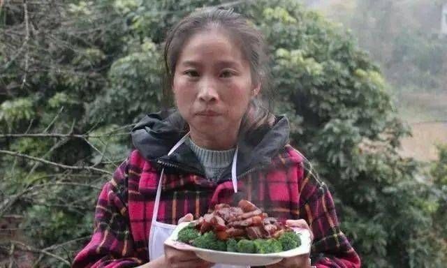 自贡"蜀中桃子姐"走红网络,上央视啦!