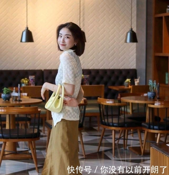 宽松|怎么穿搭才能成为精致的女人?简约休闲风就很高级,值得细细品味