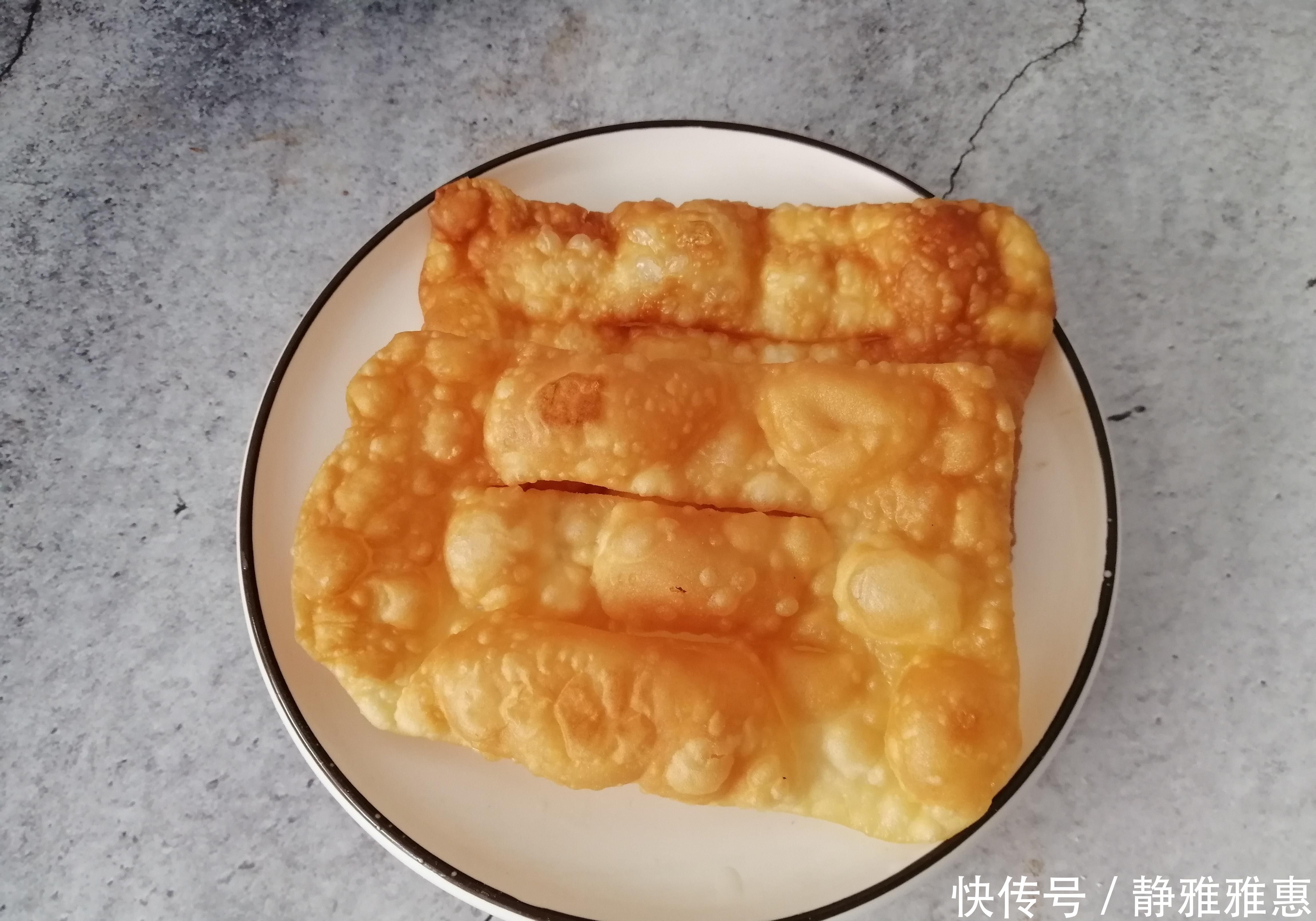 早餐就馋它,不和面不揉面,一煎一卷就搞定,孩子特爱吃