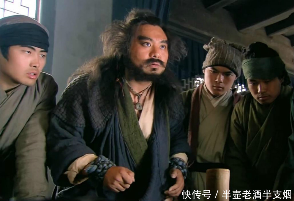 另一人|李逵单挑梁山水军六员天罡正将:能打赢其中两个,却会被另一人以武功碾压?