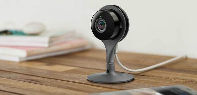 小可|4岁女儿独睡2米大床,却和妈妈说“很挤”,宝妈查看监控后大哭