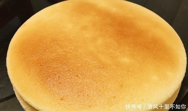 在家就能做的蛋糕,酸甜可口味道好,越吃越上瘾,一次能吃一大块