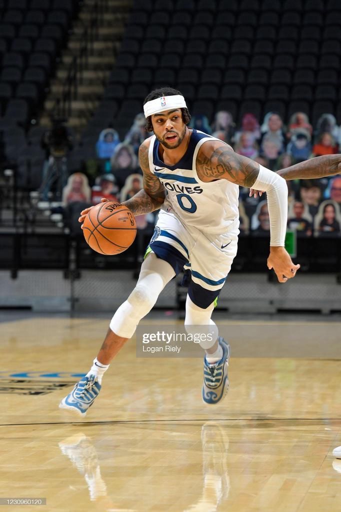 WOW9 新年配色，拉塞尔上脚，果然还得球员穿才更有味！