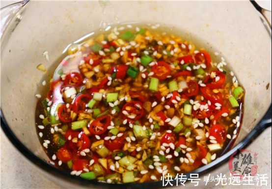 柠檬|把鸡腿放锅里蒸一蒸，瞬间变美食，从没见过这做法，营养又解馋