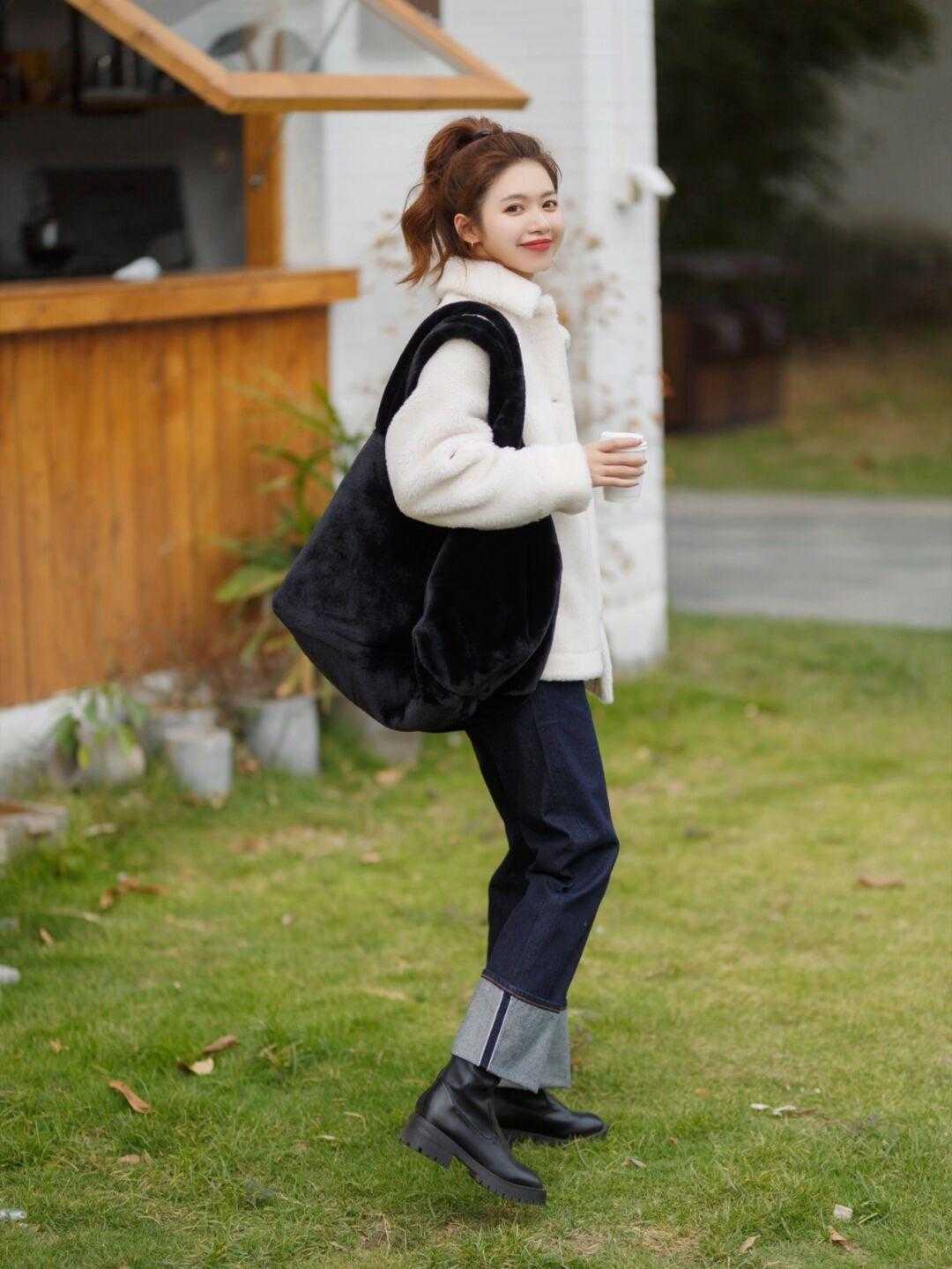 棉服 怪不得这么多人喜欢穿直筒牛仔裤,论保暖百搭,没有长裤能超过它