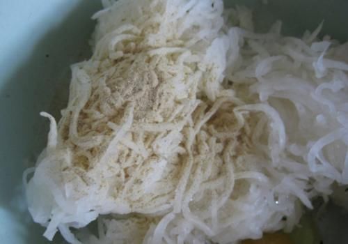 炸萝卜丸子,盐渍还是焯水?多加2样,丸子外酥里嫩,放凉不发硬