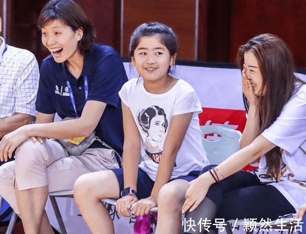 身高|初中“男女版小宇”火了,两人身高都超2米2,叫小宇的个都高?