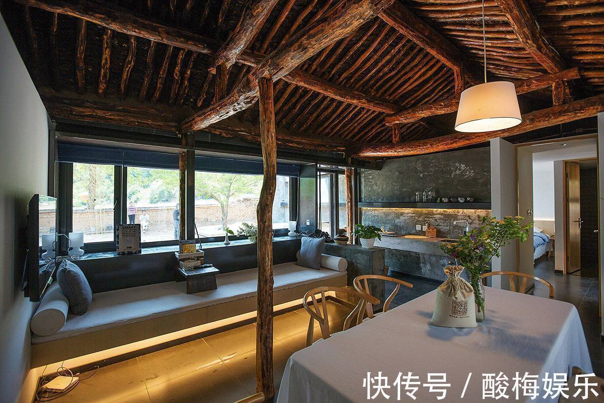 改造|2年砸下50万,他将土房改造成豪宅,见到雪中的庭院,我哭了