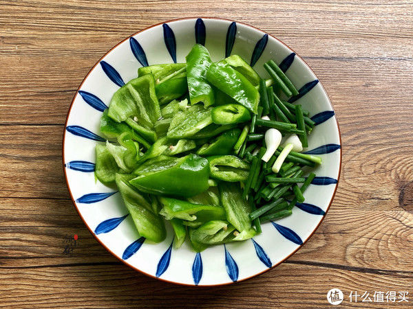夏天|夏天记得多买它吃，切块加一物炒一炒，鲜香美味又简单，真好吃