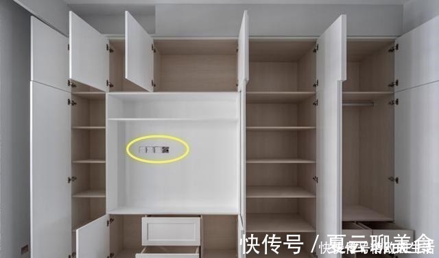 功能区|把衣柜挪到床尾,你才知道收纳空间有多大!整整一排,还多个书桌!
