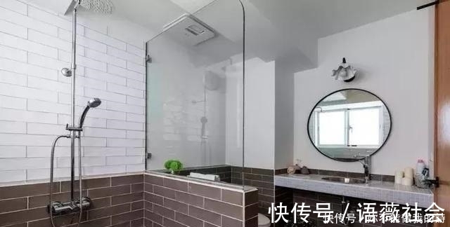 卫生间|小卫生间不要装淋浴房了,头次见有钱人这样做,真的太聪明了