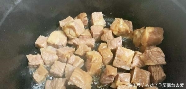 春末遇到此菜别手软,堪称植物“美白丸”,常吃晒黑的皮肤也白了