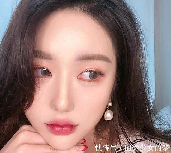 嘟嘟唇|公认的4种“最美唇形”,女神们的标配,看看你是不是也在其中