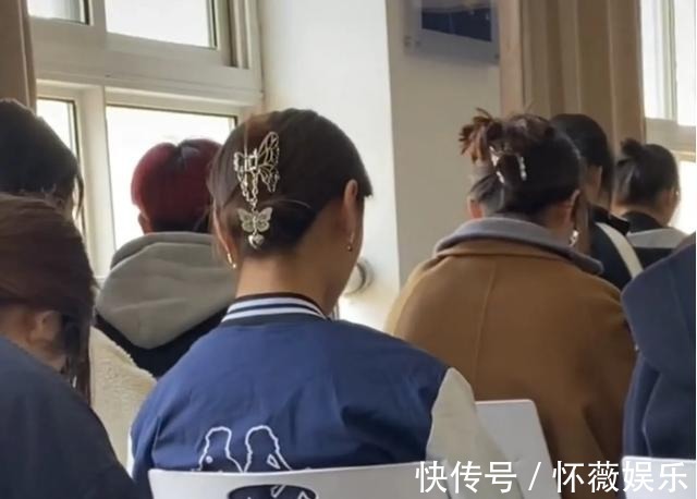 女学生 老师晒出班上女学生发型,流行趋势逗乐网友,越看越像“妈妈辈”
