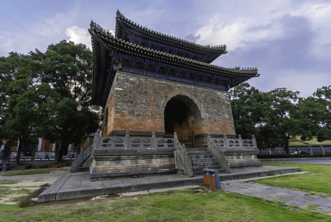 恒大集团|一个穷庙与富和尚的故事