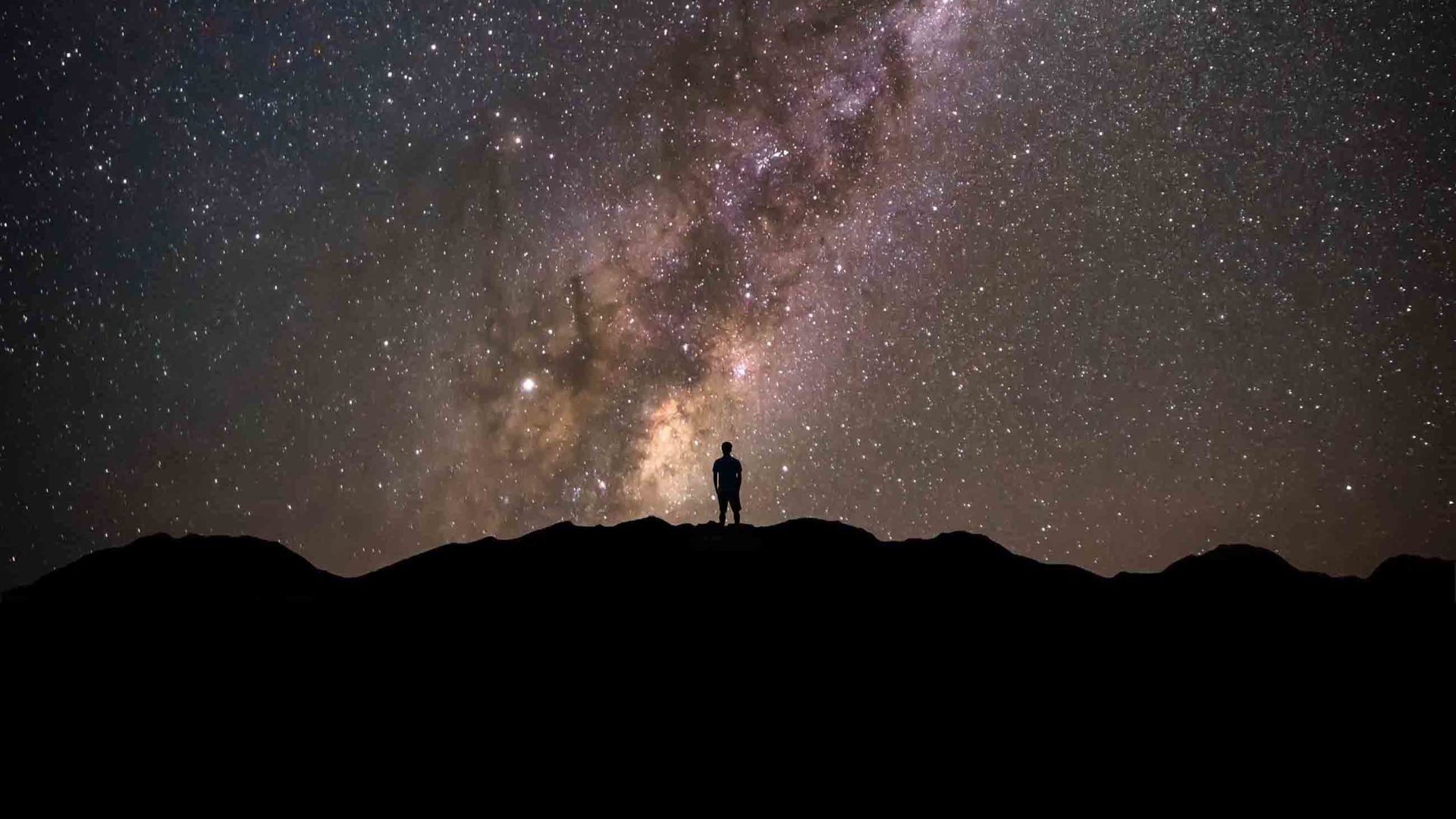 地球 旅行者1号在离开太阳系之前,回头拍下了最著名的地球图像