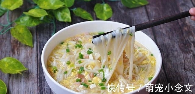 这早餐一份不过5块钱,却是绝佳的“补脑餐”,我家孩子天天吃!