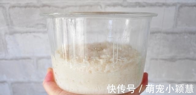 五十岁的阿姨每周都要做一罐的甜酒酿，不用泡米不用蒸，简单省事