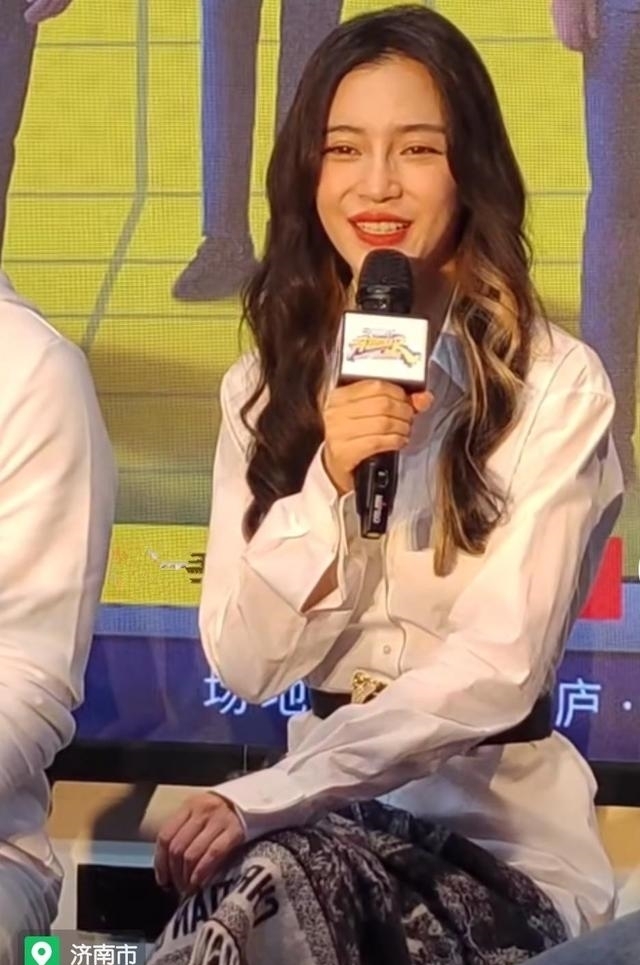 杨颖|杨颖生图曝光颜值崩盘,越来越像刘晓庆,网友:都是医美惹的祸