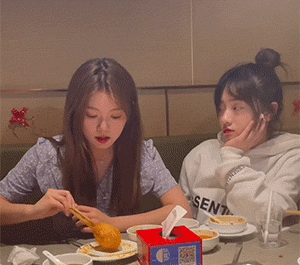 |搞笑GIF趣图:劈叉我见多了,但是这样的真没见过