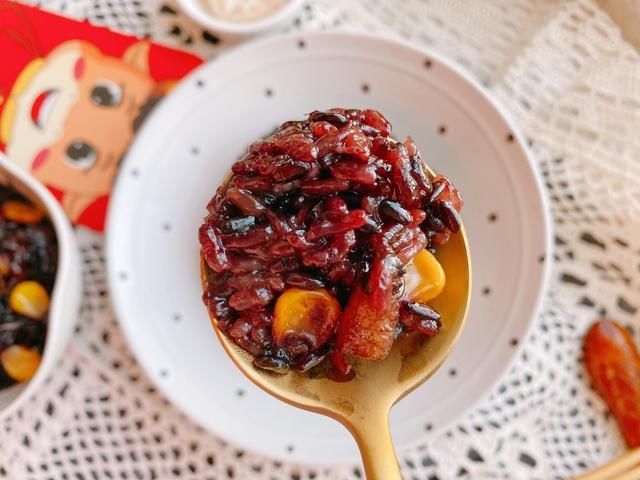 腊八遇上大寒来锅腊八饭，做法简单，有米有菜有肉荤素搭配更营养