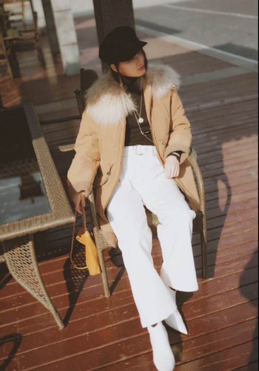 紧身裤 穿来穿去,还是更爱“阔腿裤”,遮肉显瘦又百搭,咋穿都好看