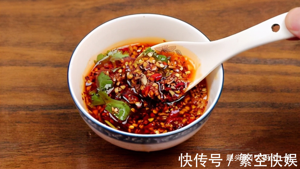 干辣椒段|过年啦，教你这道万能蘸料，蘸水饺蘸肉越蘸越香，你不学吗