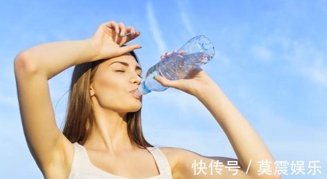 碱性食物|长寿的女性,往往手上会有3个表现,若你也有,长寿与你有缘