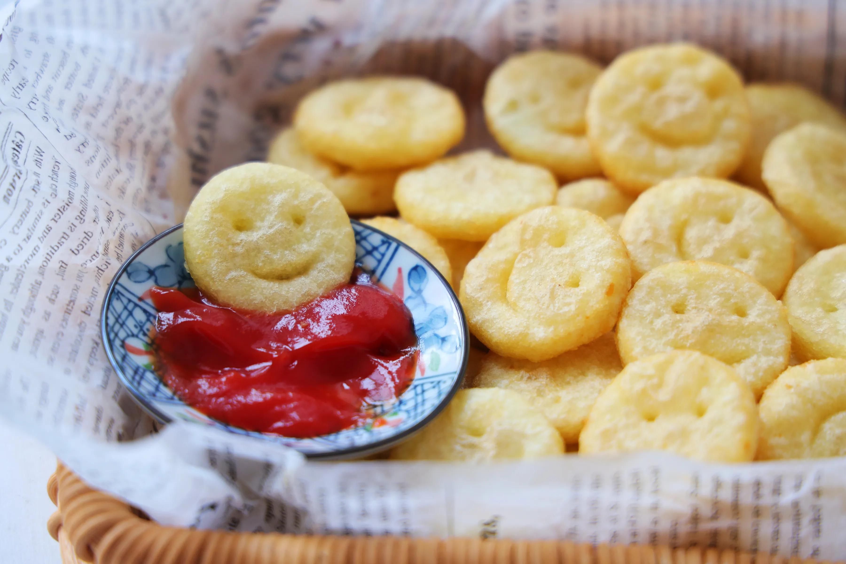 饭店的笑脸土豆，原来是这样做的，特简单，一口一个真好吃！