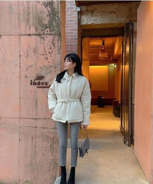 卫衣 + 靴子，毛衣 + 阔腿裤，这20套早春穿搭，好看极了