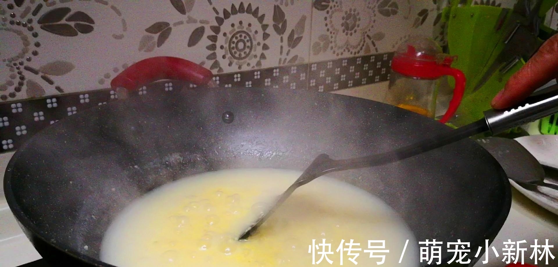 米油|熬小米粥时,直接用水煮是错的,大厨教你一招,米粥香浓油润好喝