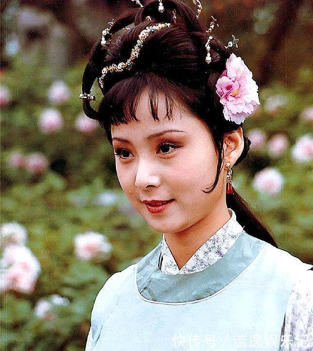 丫头!红楼梦:贾母一番话瞬间揭露出袭人的虚伪与狡诈,看贾母怎么说?