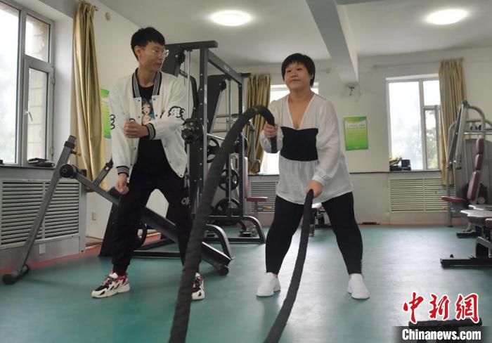 付那|400斤超胖女孩9个月减180斤立志成为减肥健身博主