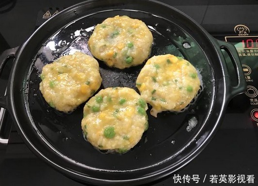  适量|剩饭只能炒着吃教你一招，简单好吃更营养，孩子常吃长高高