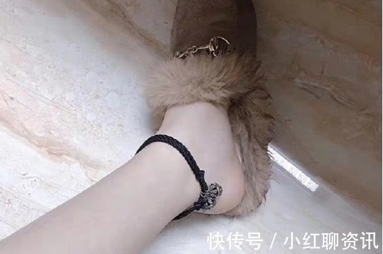 大长腿|光秃秃的脚踝过于单调，不如尝试戴脚链吧，这几种很棒！