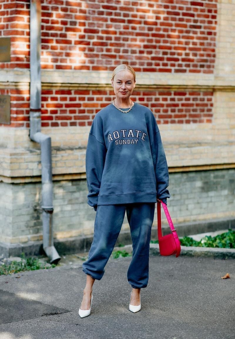 百搭色|经典的卫衣套装穿对了更有个性, 这几款卫衣造型, 时髦精来试试