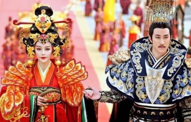 武则天|武则天都是太后了，为何还非要冒险称帝？她若不称帝，会死得更惨