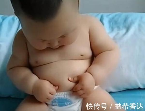 肥胖|孩子嫌弃爸爸妈妈给自己喂得太胖，嚷嚷着要减肥，妈妈：胖才可爱