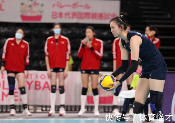 万梓玥|张常宁秀“大劈叉”,下赛季助江苏争冠,携李盈莹助中国女排复苏