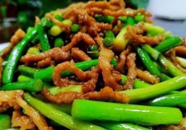 蒜苔炒肉丝|多给家人吃的消炎菜，口味鲜美，增强体质，荤素搭配营养好