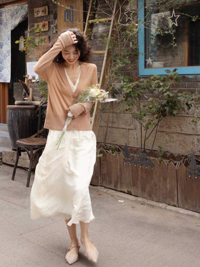 针织衫|初秋,卫衣搭配直筒裤简约高级,还能提升气质感,美如初恋女友