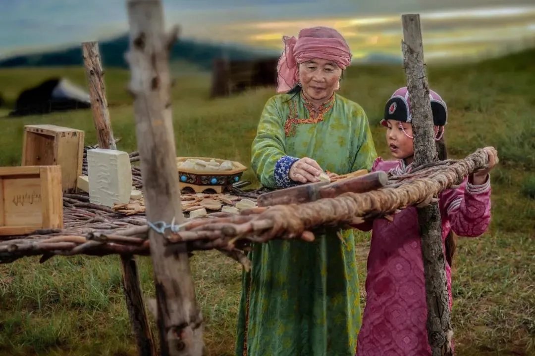 配乐诗朗诵：难忘草原