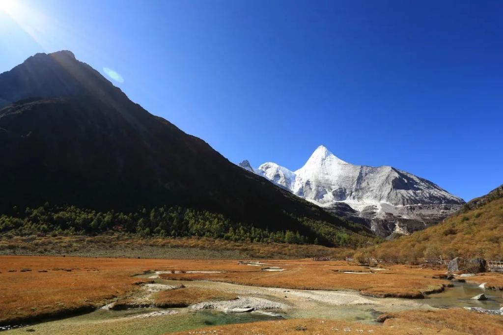 高原|高原有毒，你会上瘾！勇闯稻城亚丁，人生第一次看到雪山......