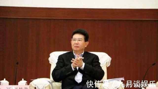 房子|父亲用11亿买下2664亩土地，一平米才5百块，他盖成房子可卖6百亿