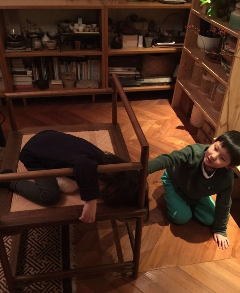 晒晒孙楠住的豪宅，全屋铺着实木地板，面积大得像个迷宫